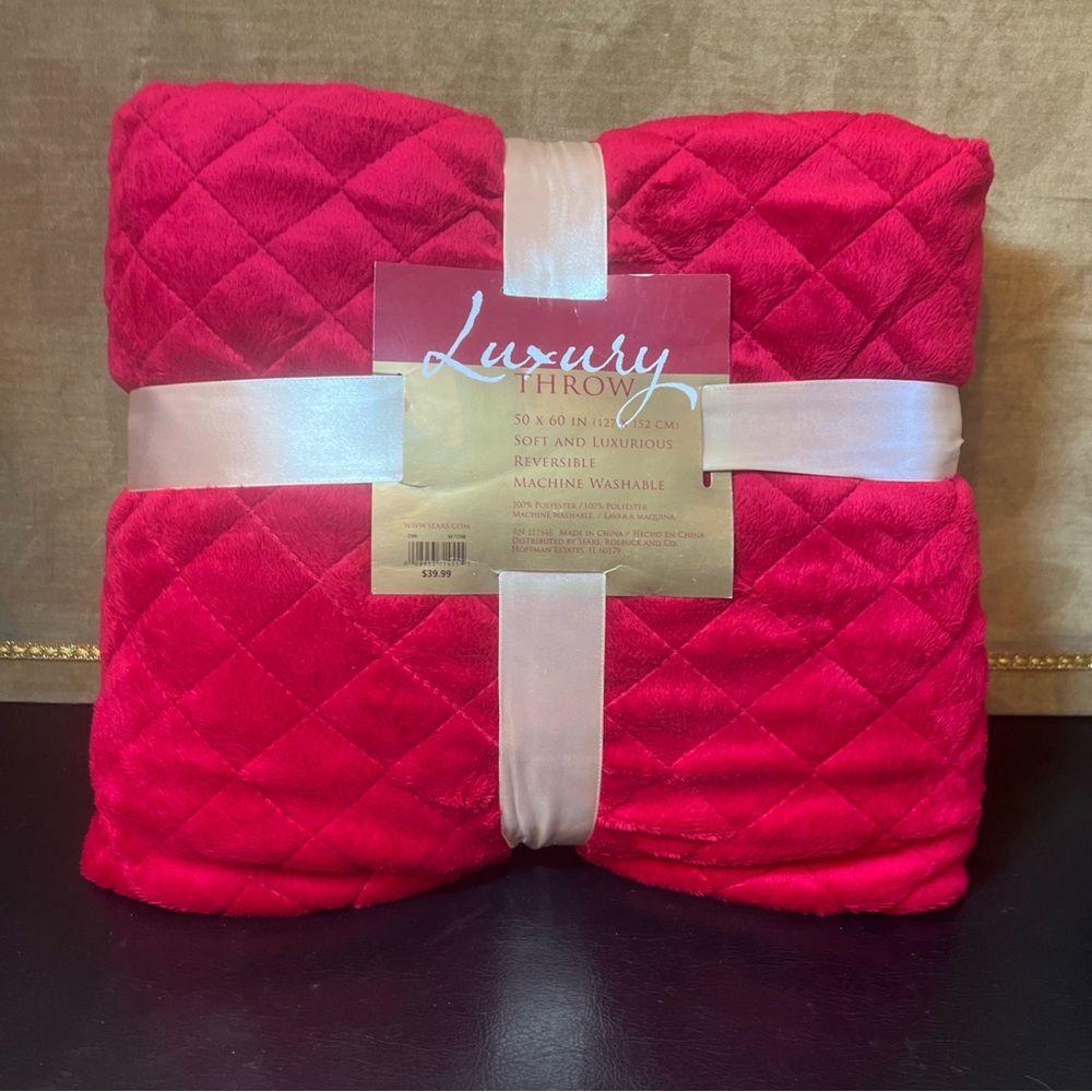 Sears Roebuck & Co. Luxury Throw Soft Reversible 50”x 60” Red